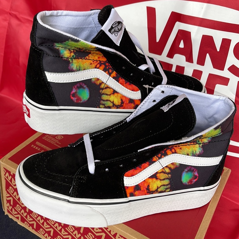 Vans Sk8-Hi Tapered
Paradoxical Black/Multi
VNOA5JMKBML
WMNS Platforms - sneaker - Picture 11 of 16
